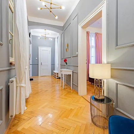 Colorful Wenceslas Square Appartement